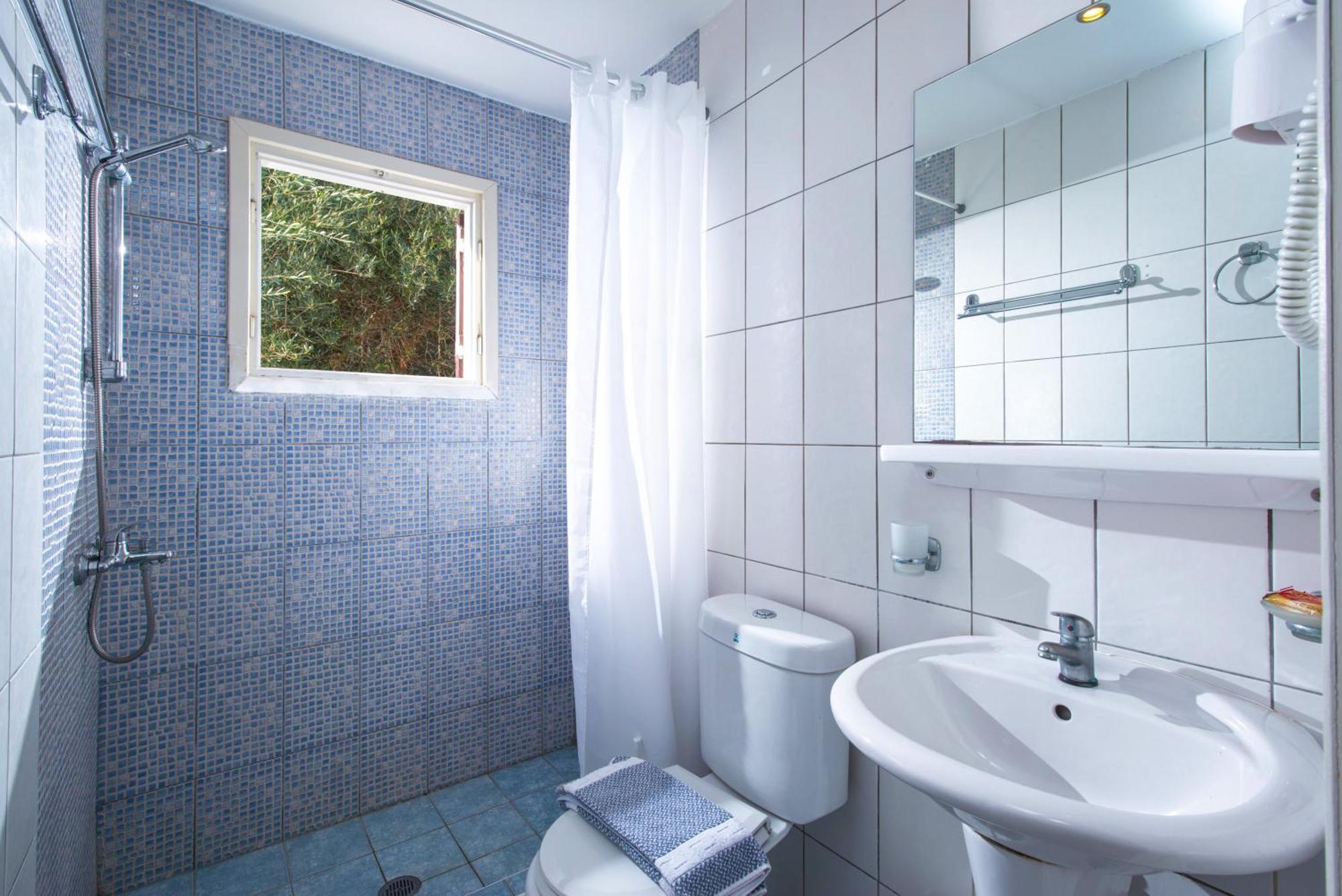 מאליה Primavera Beach Hotel Studios & Apartments מראה חיצוני תמונה