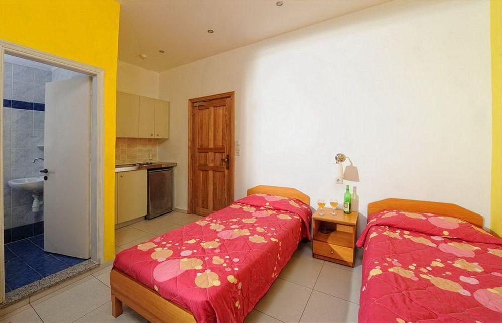 מאליה Primavera Beach Hotel Studios & Apartments מראה חיצוני תמונה
