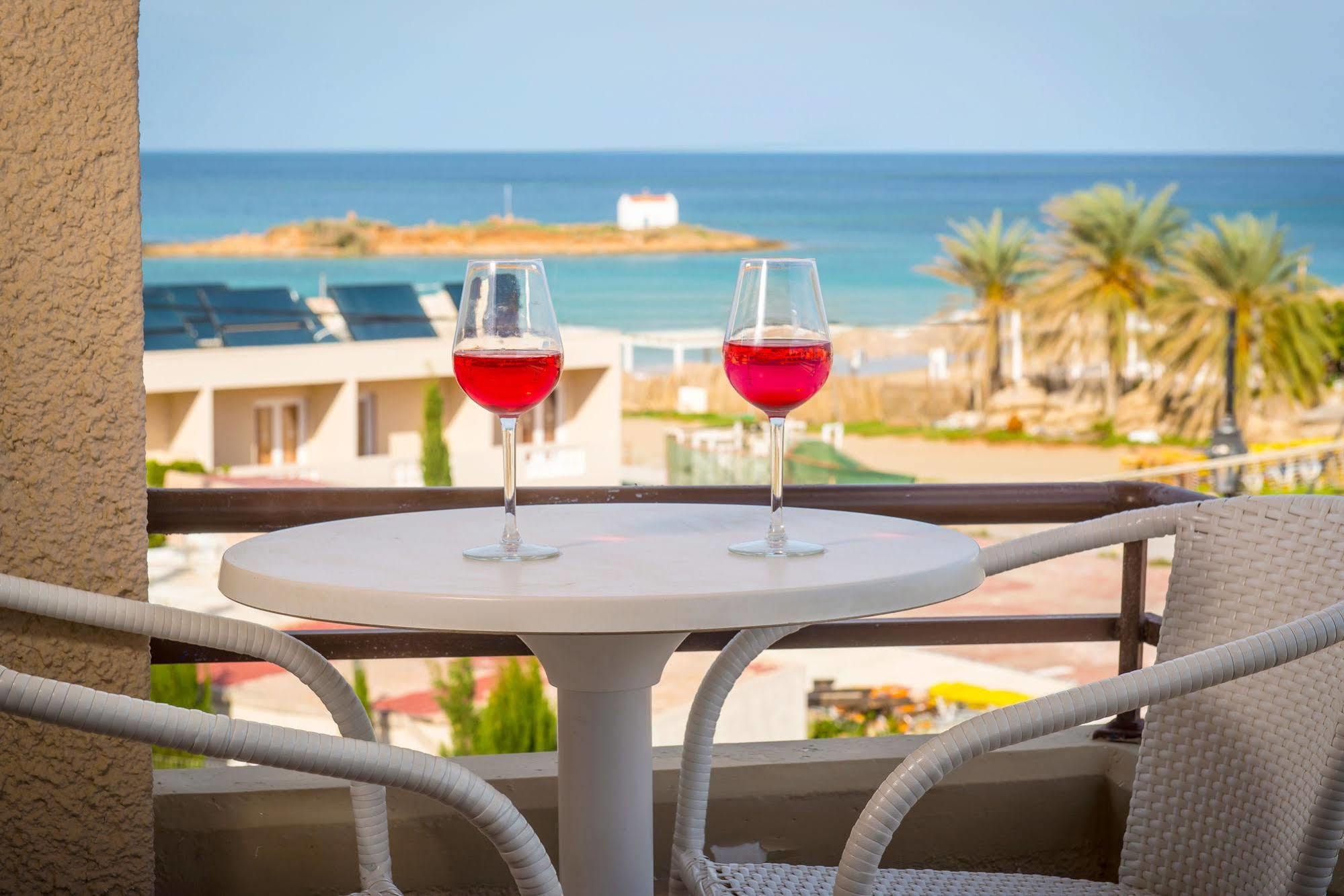 מאליה Primavera Beach Hotel Studios & Apartments מראה חיצוני תמונה